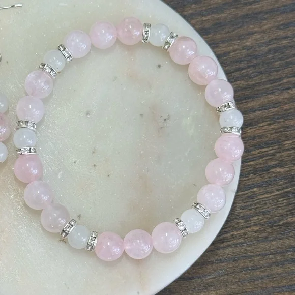 Rose Quartz and White Jade Bracelet Stretchy Calming Love Keepsake Wedding Favor - Picture 4 of 4